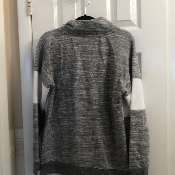 Sweatshirt - Picture 2 of 3